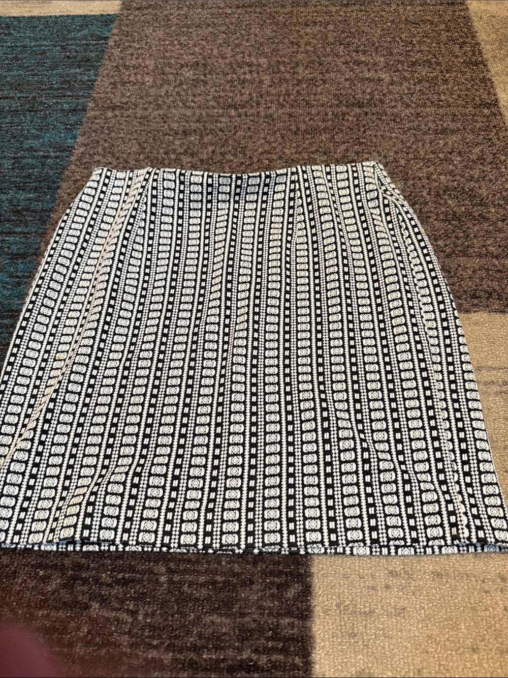 Metaphor Black & White Geometric Pencil Skirt
